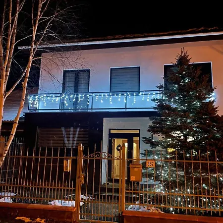 شقة At The - Podkrovi S Terasou Hrdejovice