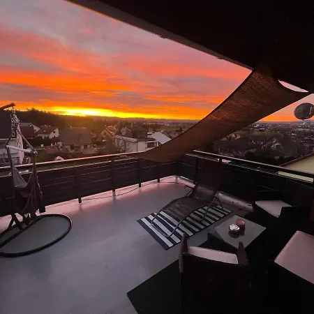 At The - Podkrovi S Terasou *