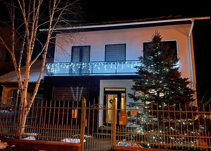 شقة At The - Podkrovi S Terasou Hrdejovice